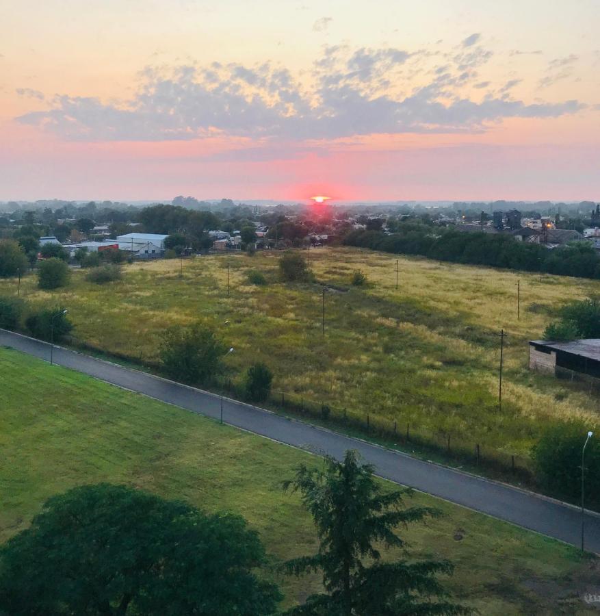 Amanecer Rent Apart - Tu Hogar! Amplio Y Luminoso Con Desayuno Junín Kültér fotó